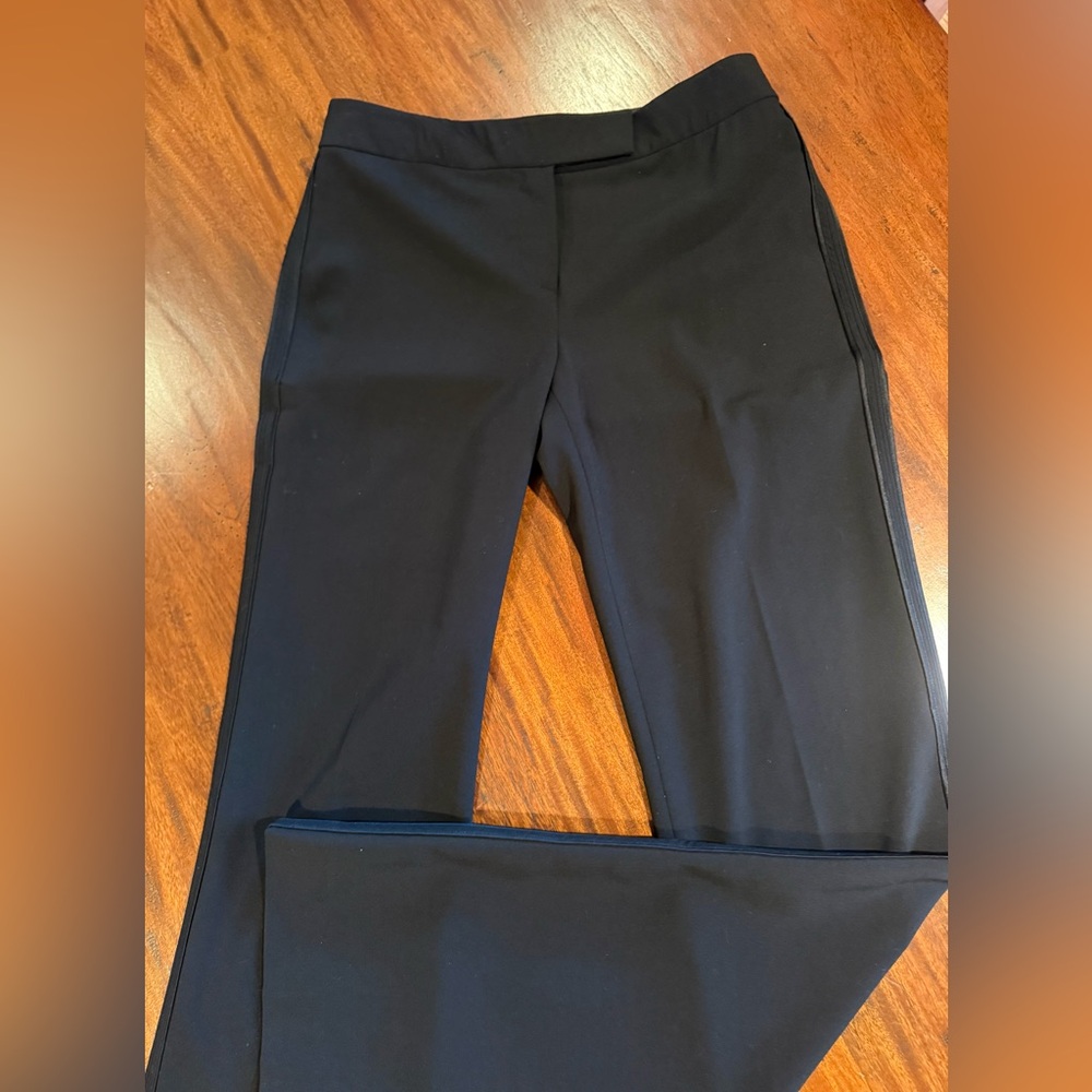 Elie Tahari Women's Black Side Stripe Tuxedo Pants. Mid-rise
Size 2